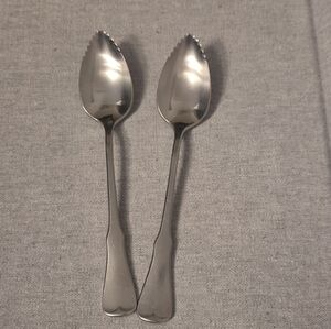 Oneida Community Patrick Henry, set of 2 Fruit Spoons
